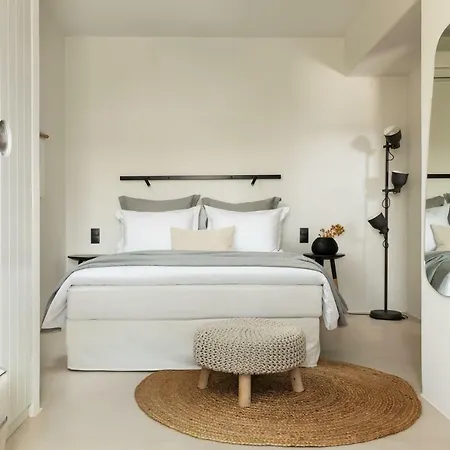 Chora Hotel
