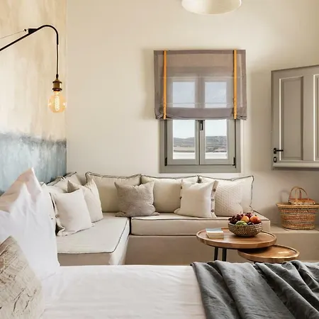 Chora Hotel